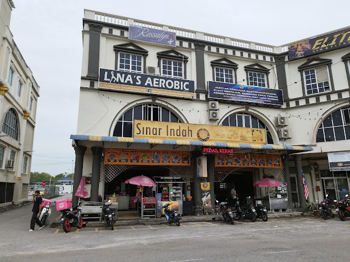 Makan Malam di Bukit Tengah