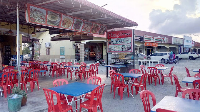 Makan Malam di Besut