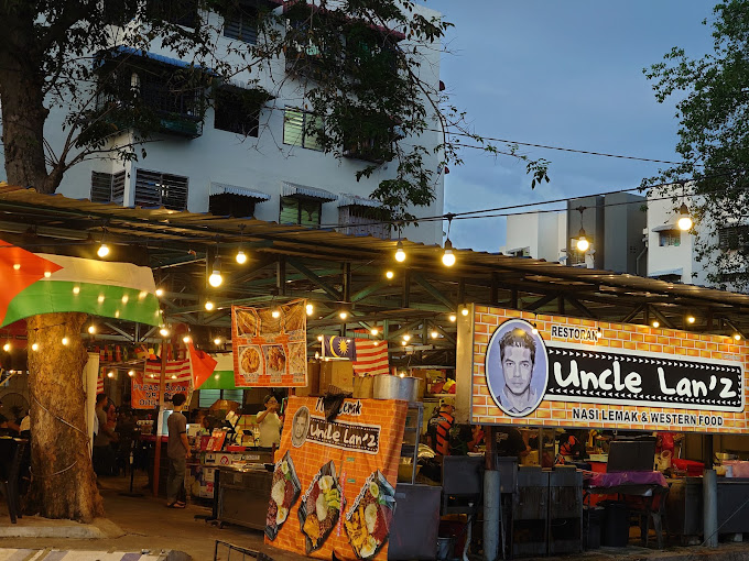 Makan Malam di Bayan Baru